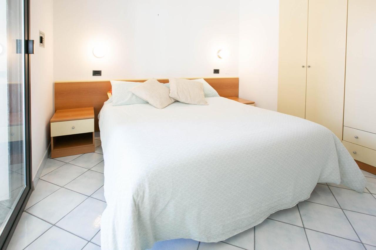 Residence Villa Dei Pini Rimini Eksteriør billede