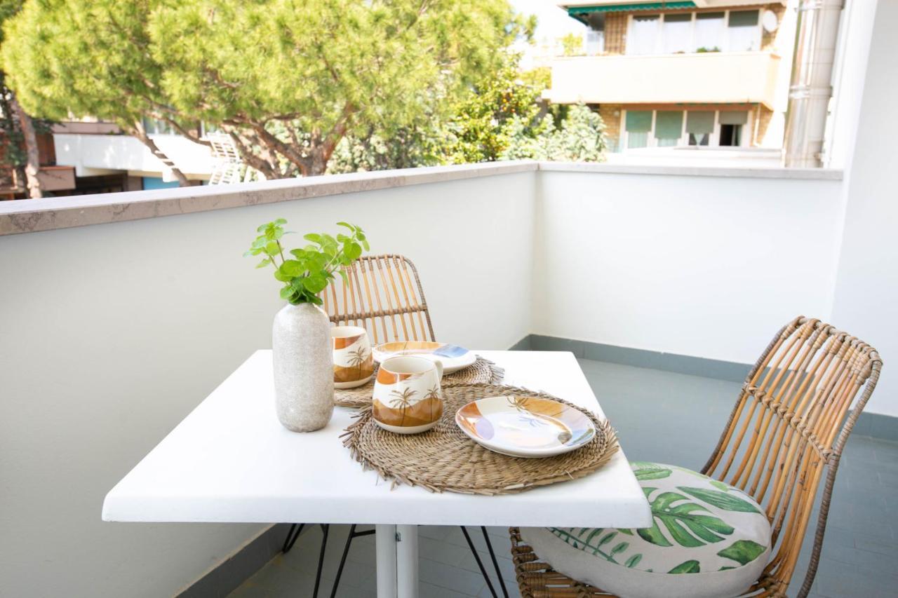 Residence Villa Dei Pini Rimini Eksteriør billede