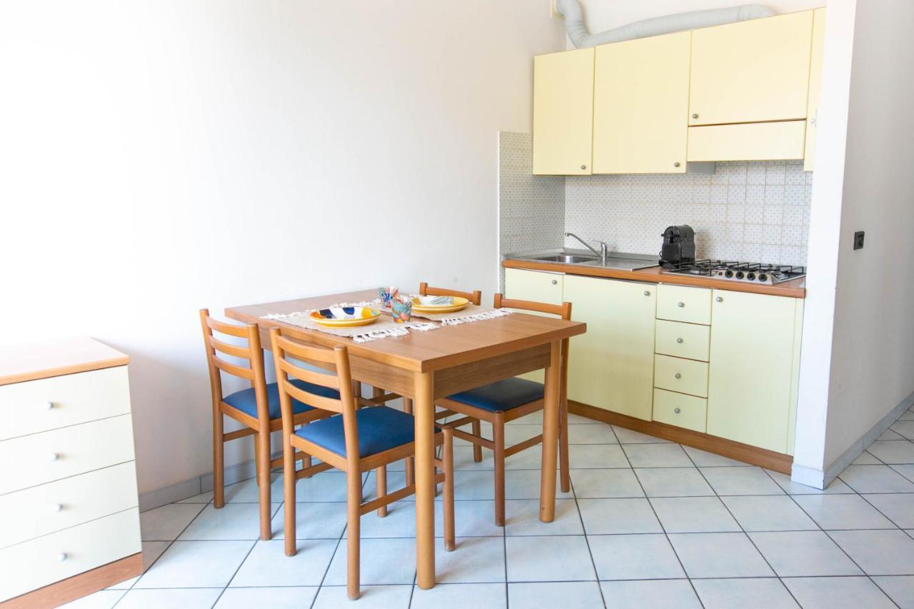 Residence Villa Dei Pini Rimini Eksteriør billede