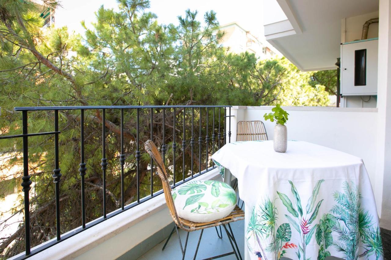 Residence Villa Dei Pini Rimini Eksteriør billede