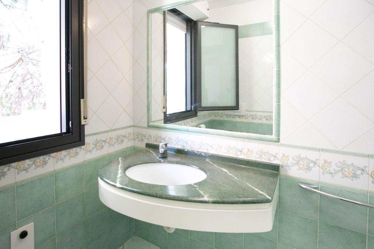 Residence Villa Dei Pini Rimini Eksteriør billede