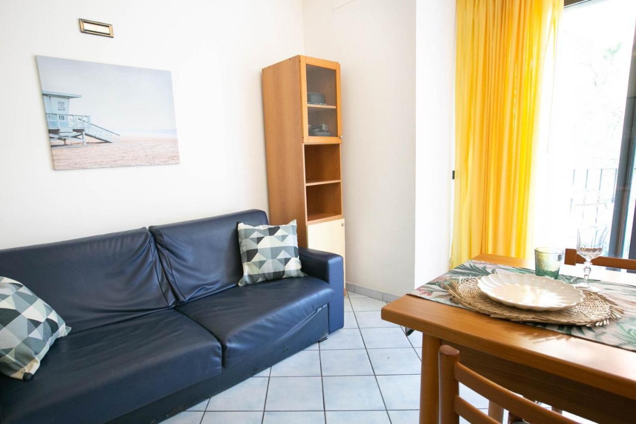 Residence Villa Dei Pini Rimini Eksteriør billede