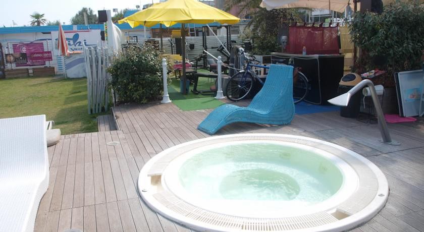 Residence Villa Dei Pini Rimini Eksteriør billede