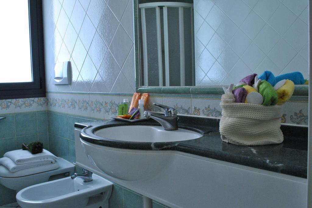 Residence Villa Dei Pini Rimini Eksteriør billede