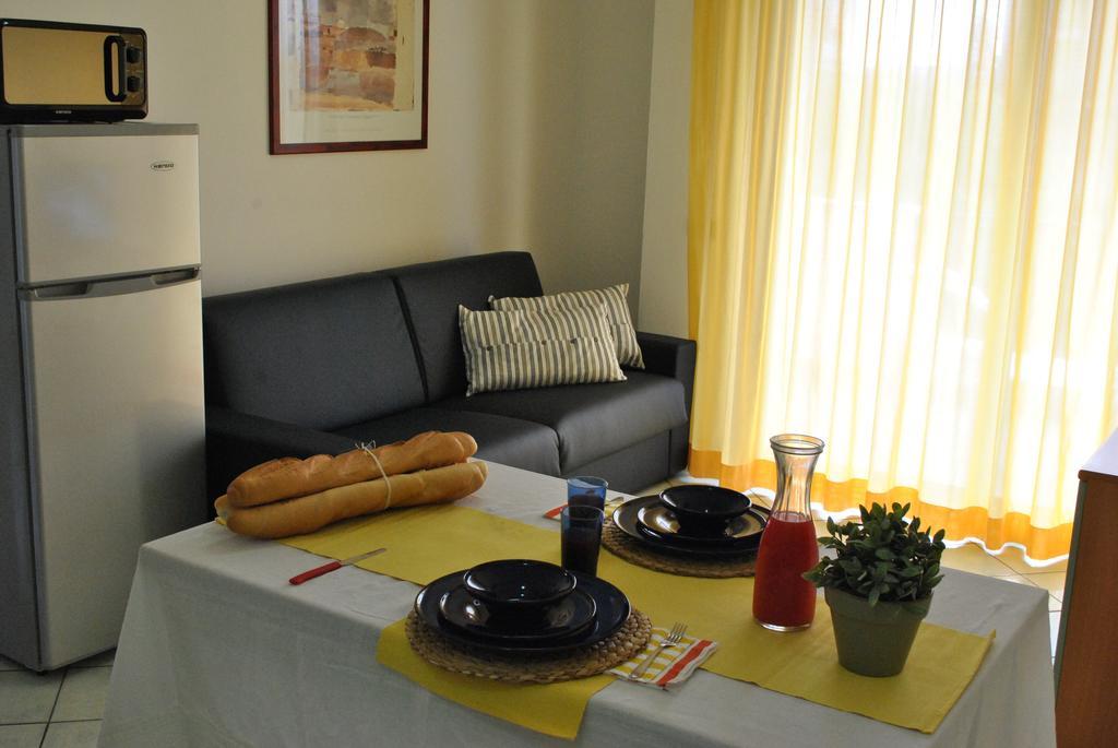 Residence Villa Dei Pini Rimini Eksteriør billede