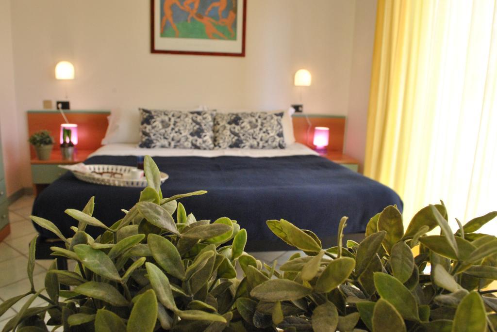 Residence Villa Dei Pini Rimini Eksteriør billede